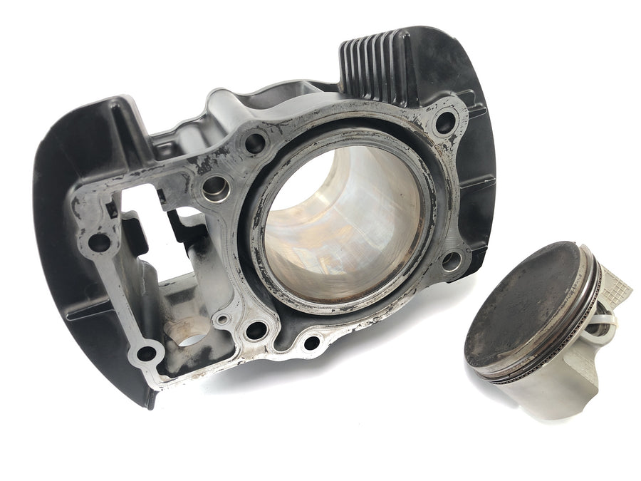Suzuki VZ 1500 WVCU [2011] - Zylinder mit Kolben Zylinder vorne