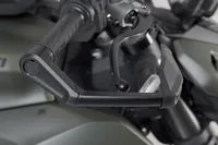 Triumph Daytona 955 [SW-MOTECH] – Hebelschützer mit Windschutz