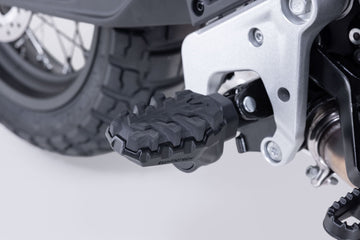 CFMOTO 800 MT-X [2025-2026] - EVO fotstödssats, version FRS.10.112.10000/B – bild 1