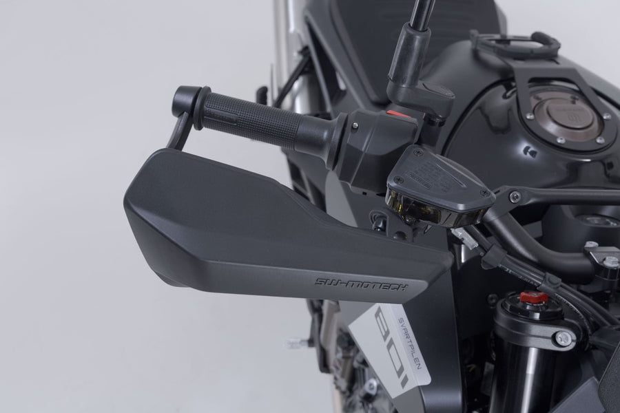 Husqvarna Svartpilen 801 [2024] - Sporthandskyddssats – bild 8