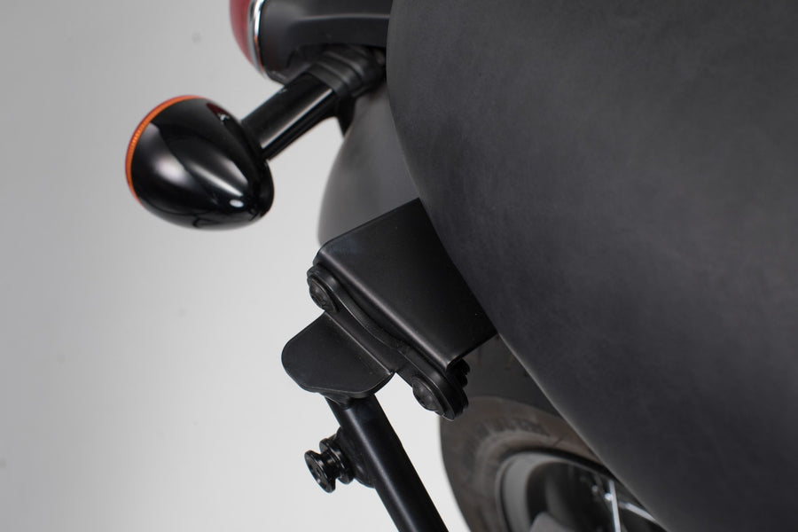 Triumph Bonneville 1200 T 120 [2022-2026] - Adapter för SLC/V-LOC sidohållare höger – bild 1