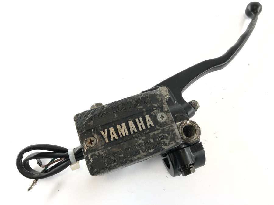 Yamaha XS 650 Type 447 [1975] - Handbromspump framför