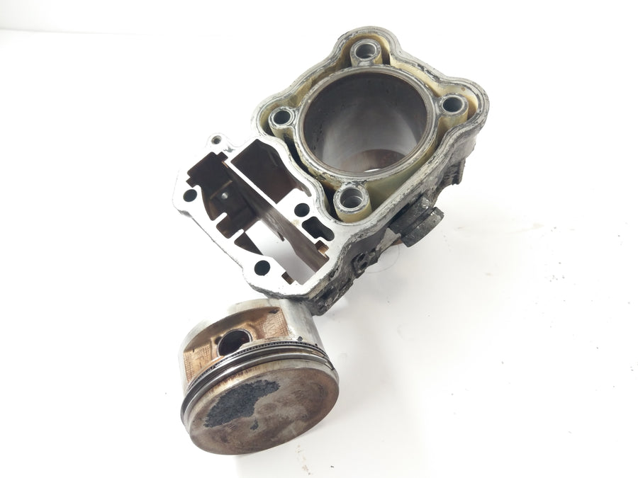 Honda XRV 750 Africa Twin RD04 [1991] - Cylinder with piston