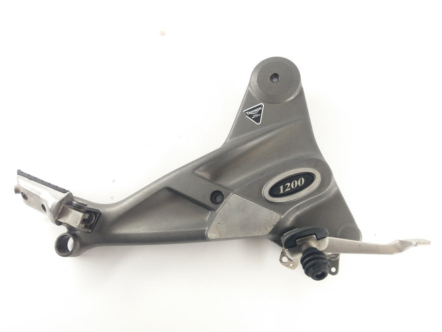 Triumph Trophy 1200 T300E [1996] - Footrest Plate till höger med bromspedalen