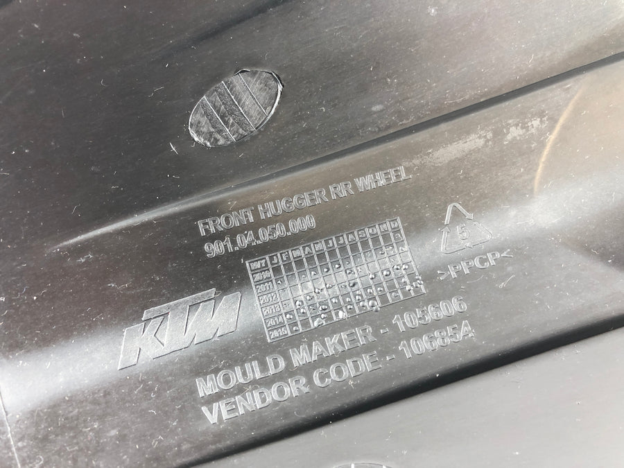 KTM Duke 125 [2011] - Skydd av bakre hjulskydd