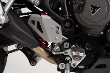Triumph Tiger 900 [2021-2023] - Bromscylinderskydd höger - bild 1