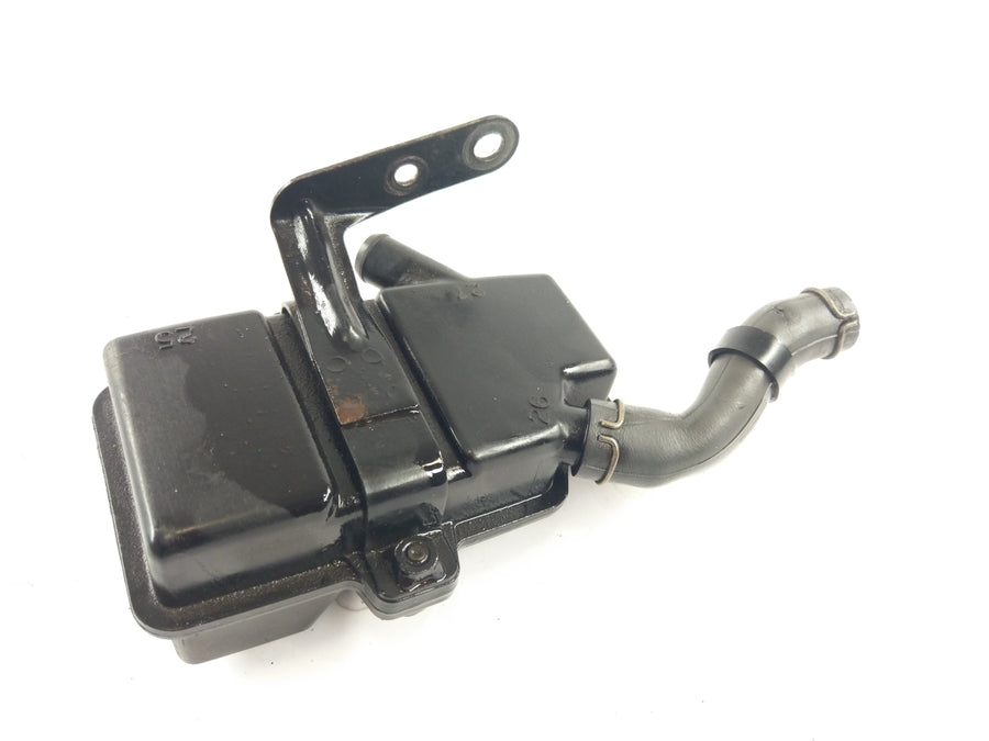 Honda CBX 750 F RC17 [1985] - Motorbostadsventilation