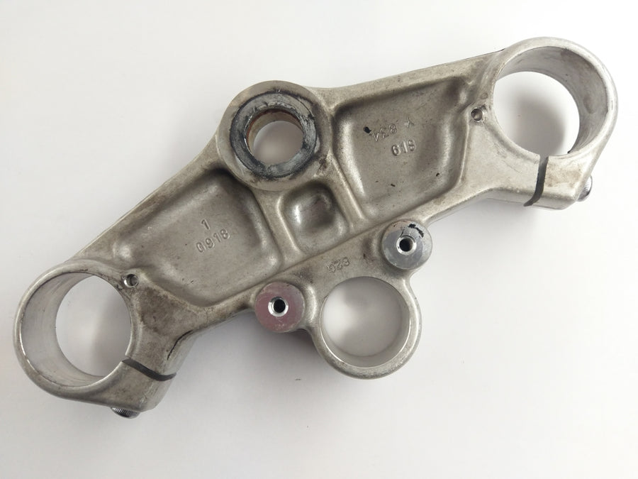 Triumph Daytona 955i T595 [1998] - Fork Bridge ovanför