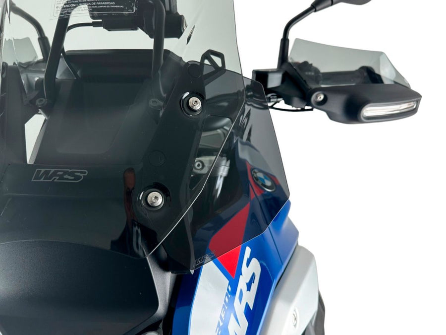 BMW R 1300 GS Adventure [2024-2026] - Sidovindavvisare standard, par - vy 1