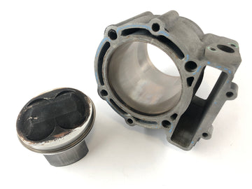 Husqvarna SMR 570 [2003] - Cylinder med kolvar